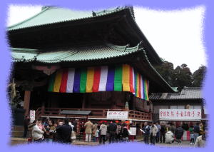 境内・参道のにぎわい